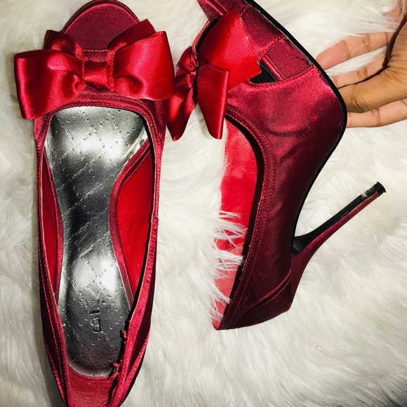 Red bow heels - Picture 2 of 3